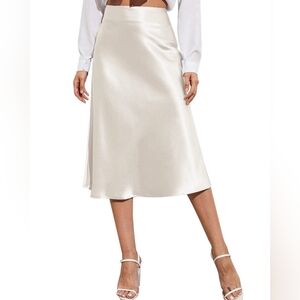 NWT White Satin Zeagoo Skirt
